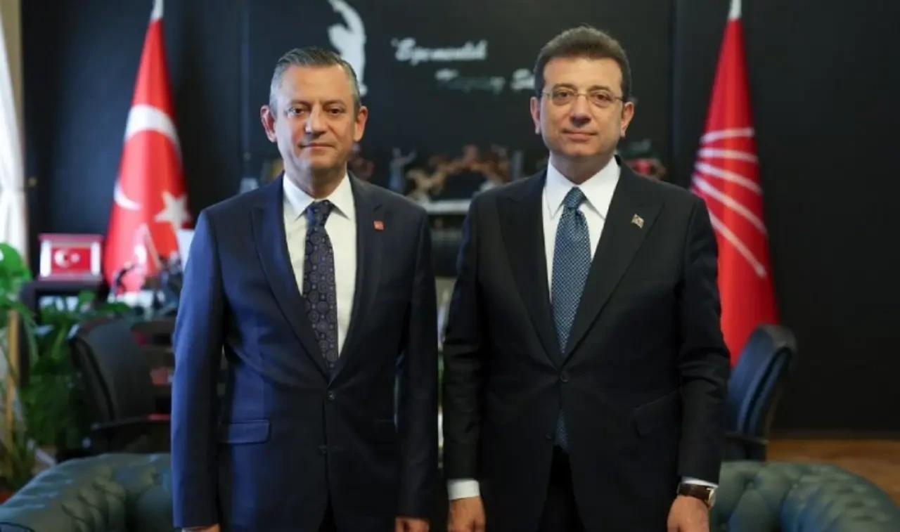 Son Dakika Karar öncesi Özgür Özel'den yeni paylaşım: 'Tek adamın karşısına bir yiğidi koyacağız'