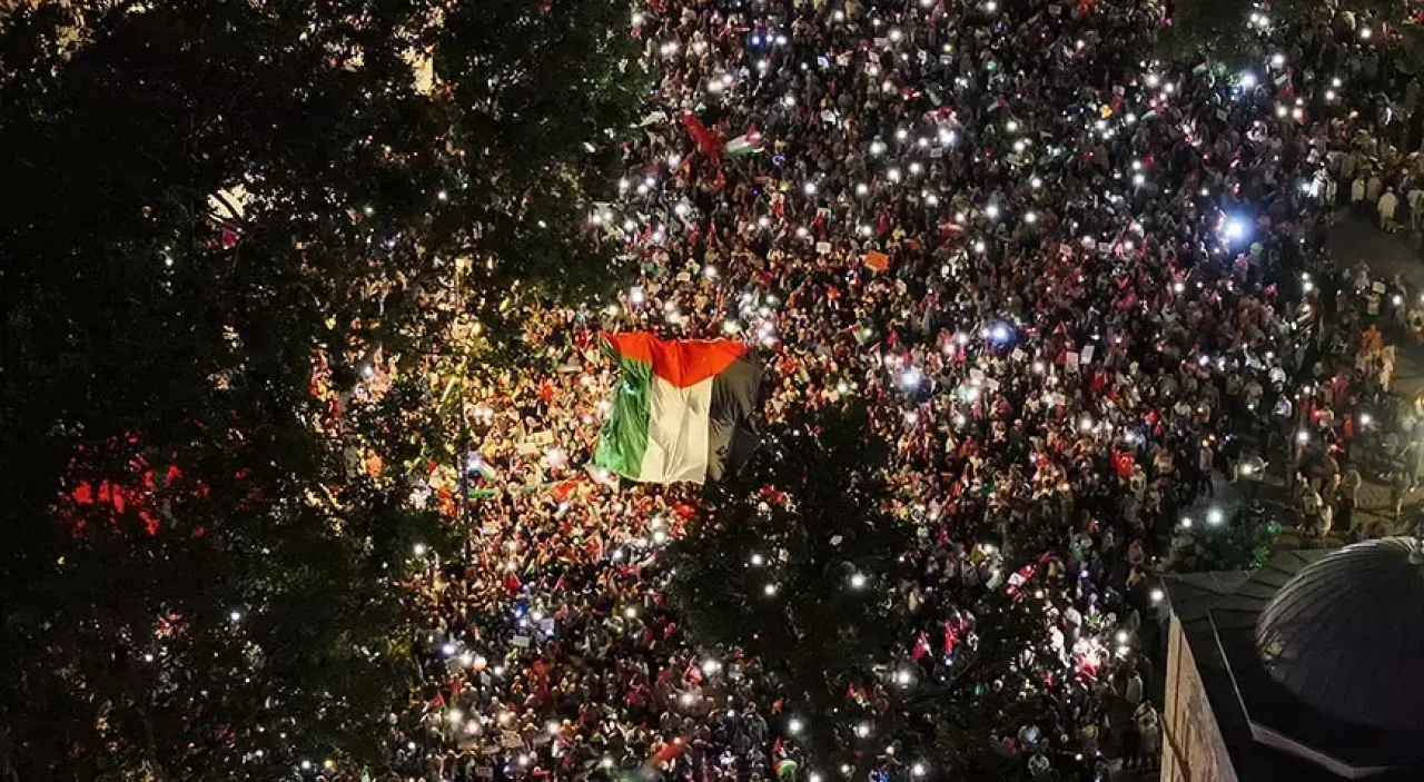 İstanbul’da Gazze'ye Umut Işığı Ol Yürüyüşü Başladı