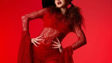 Mina Solak Kimdir? ‘Manifest’ Üyesi Genç Şarkıcının Kariyeri ve Özel Hayatı