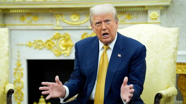 ABD Başkanı Trump, Beyaz Saray'ın Çatısında Nükleer Füze İnşa Edeceğini Açıkladı